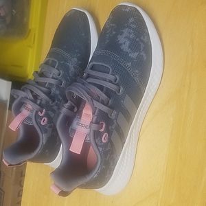 Adidas Cloud Foam Super Sneakers Size 7.5 Grey